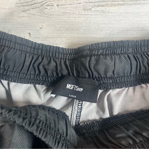 MSFTSrep Men’s Trippy Summer Shorts Black Rainbow Size Large 6” Inseam - Picture 4 of 6